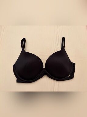 Victoria’s Secret “Very Sexy Lightly Lined Plunge” Bra - 32Dd